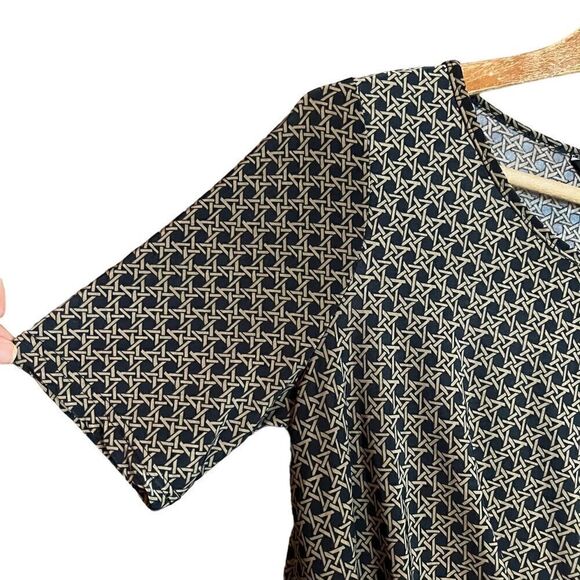 3 for $30! DKR patterned short sleeve blouse - Picture 9 of 10